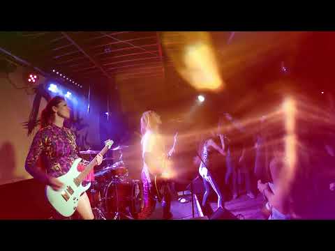 Doll Circus - Blitzkrieg Bop (Ramones Cover)