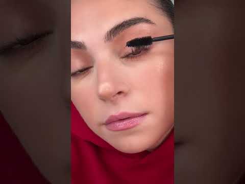 trying NO blush makeup as a girl w blush blindness... #shorts #short #LaMarca