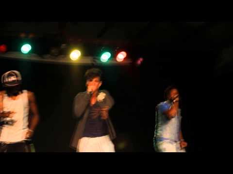 MASSIVE FLOW SYSTEM -  LIVE ACT CASA AMARELA (13.10.2012)