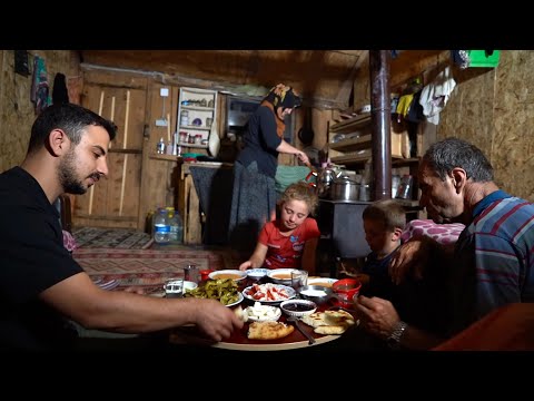 A Happy and Peaceful Life in an Abandoned Village