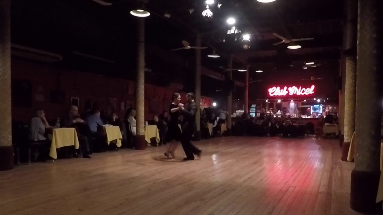 Clara Silveira y David Samaniego - En el Club Grisel... 3/3 Dos dedos