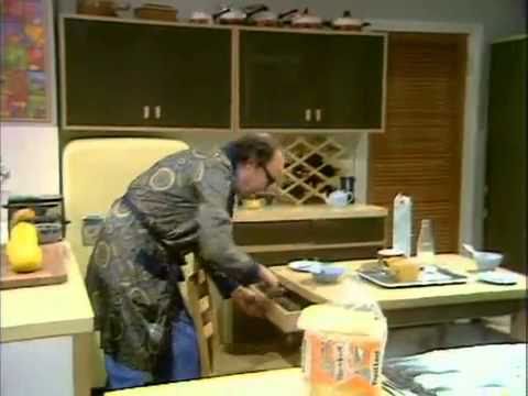 Morecombe and Wise Breakfast - Classic Comedy