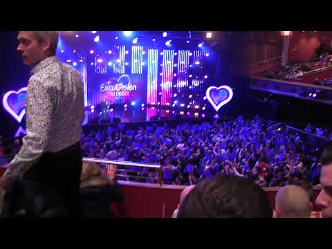 ESCKAZ in Brighton: Crowd singing Save all your Kisses for Me (Eurovision: You Decide)