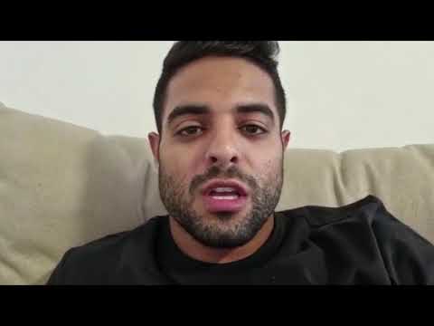 Sagi Muki supports Aris Leonidis