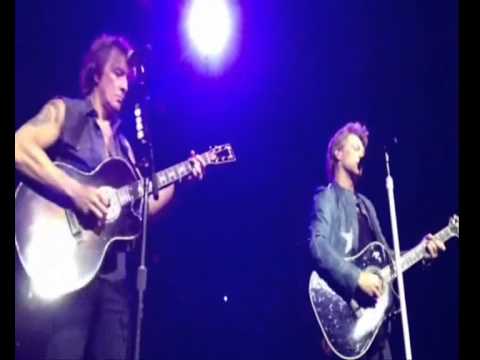 Bon Jovi - The Fighter (Mohegan Sun, Uncasville, CT - 2013-02-09) MULTICAM