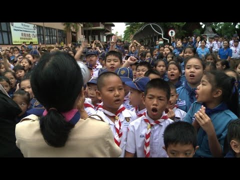 Hooyah! Thai school kids cheer successful rescue mission