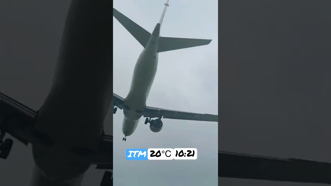 Embraer ERJ-190 J-air Rainy day Landing Osaka International Airport #osaka #embraer190 #jair