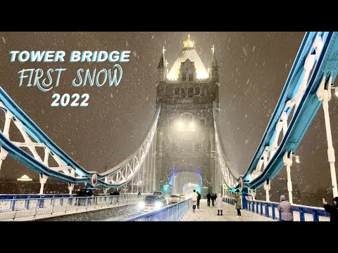 TOWER BRIDGE, London At Midnight [ 4K ] First SNOW Of The Year - 2022
