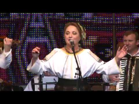 Laura Lavric - Hai Romani de peste sate #potcoavadeaur