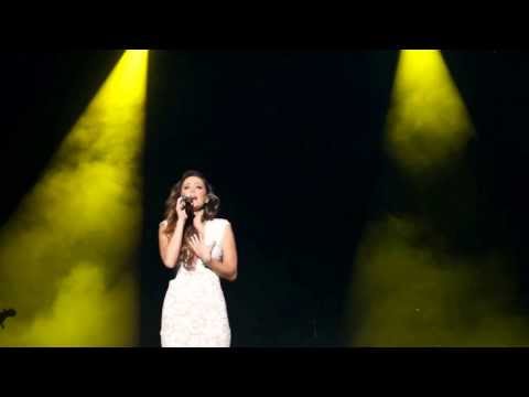 Pastora Soler y Lorena Gomez - Y Que Pequeña Que Soy Yo - Miami Dade County 01/25/14