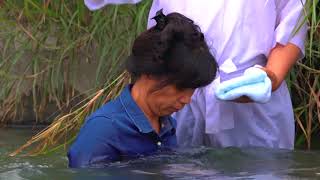 [問卦] 上帝把受洗把人泡在水中 上帝會告嗎...?