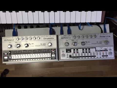 TB303 and TR606 - Transcription from sample bass line in Roland TB303 manual.