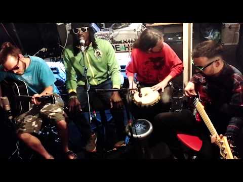 Hi-Fi Sessions: Richie Culture - Warrior (Acoustic)