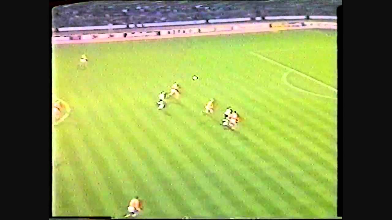 Gary Lineker scores his 25th International goal fo...