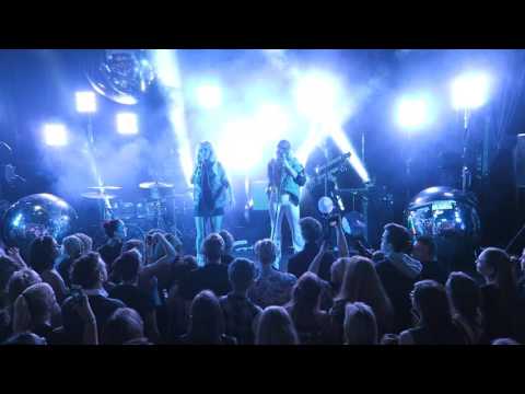 Rebecca & Fiona - Party Hard (LIVE)