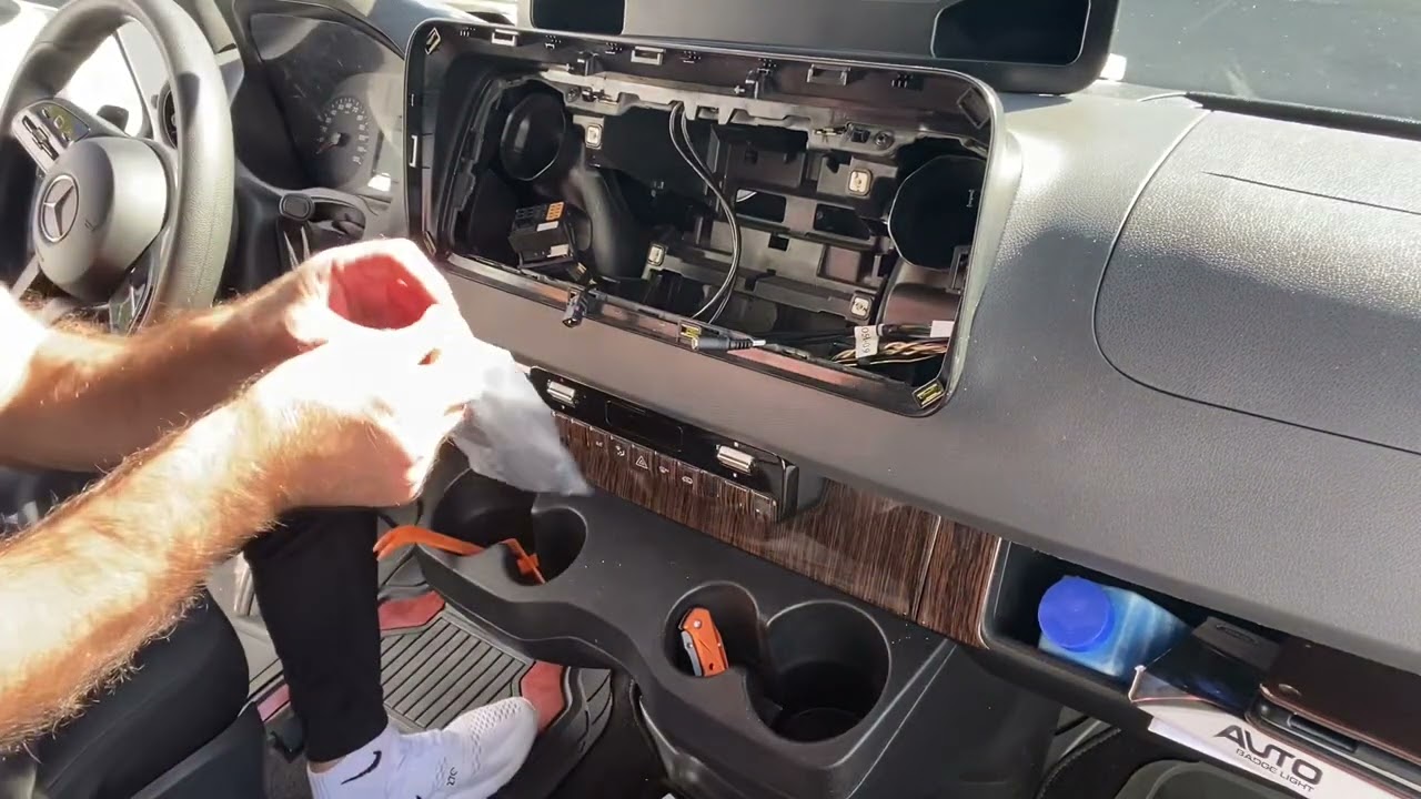 Mercedes Sprinter 2019 - 2021 factory stereo upgrade Android touchscreen