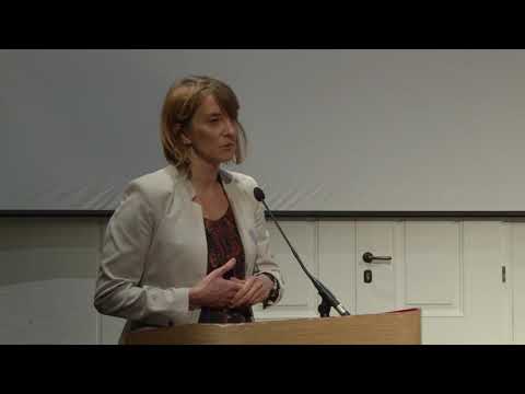 Uvodni pozdrav predsednice Komisije prof. dr. Andreje Gomboc (01/10)