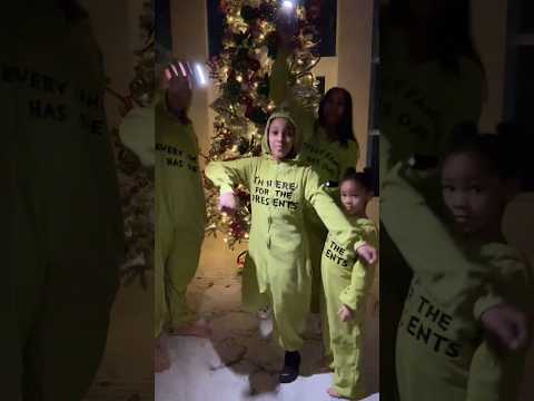 When your whole family are Grinches… #shorts