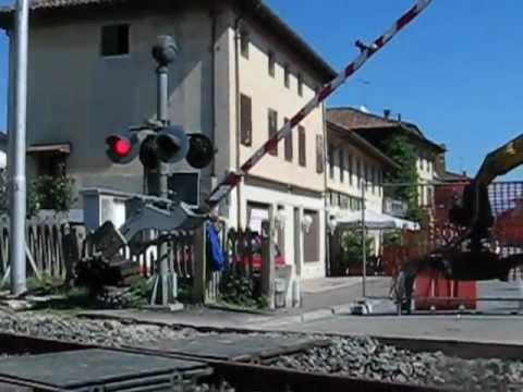 Passaggio a Livello - UD, Via Cividale settembre 2010.wmv