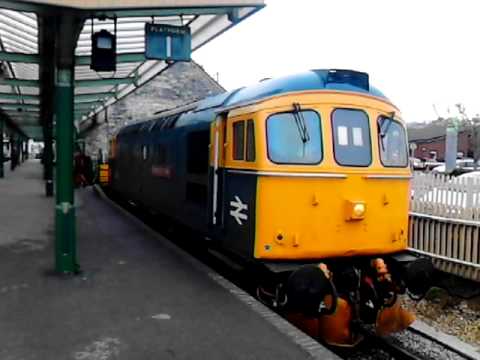 33 202 Idling at Swanage Station 07/04/2014