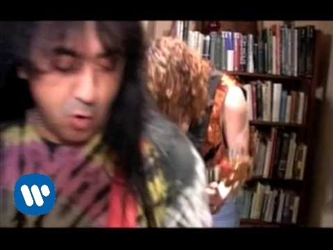 Mojinos Escozios - Al carajo (video clip)