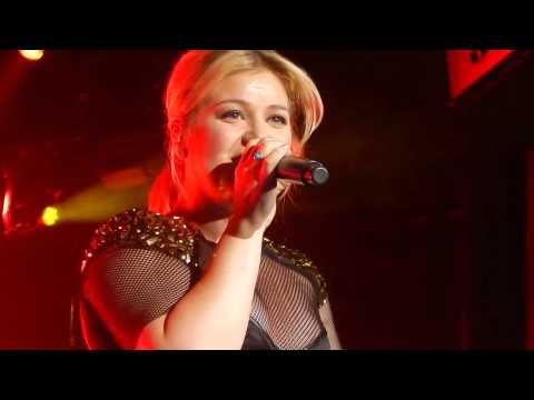 Kelly Clarkson - My Life Would Suck Without You - Atlanta - 9/16/13