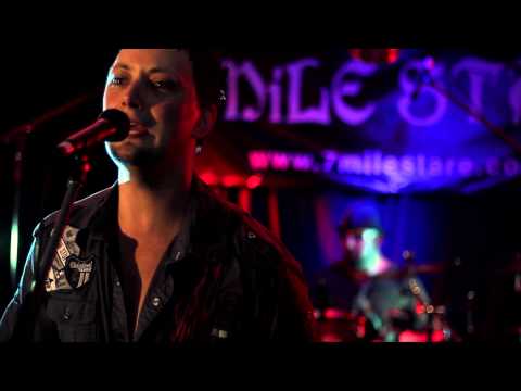 7 MiLE STARE - Bloodshot Eyes (Official Music Video)