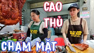 Bất Ngờ Hai Nữ Cao Thủ Quầy Heo Quay Kim Mai Chạm Mặt Sáng Sớm.