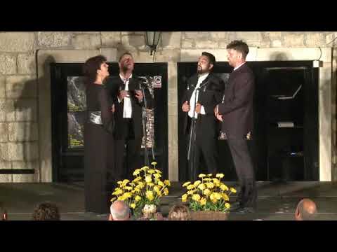 Kuća sritnog čovika (klapa Kampaneli)