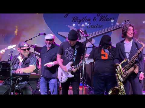 Victor Wainwright jam with Kenny Wayne Shepherd on LRBC #44.  Give Me Back My Wig.