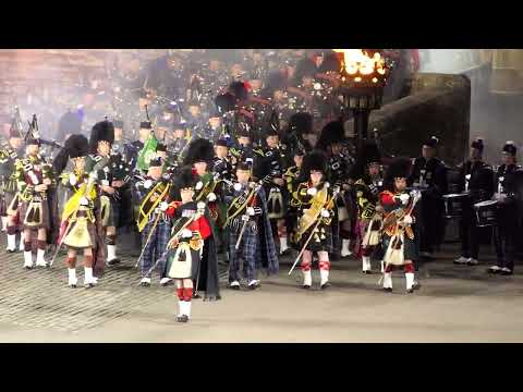 Royal Edinburgh Military Tattoo 2022 Pipes&Drums Crossed Swords PD