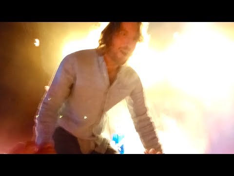 Jack Johnson en Chile 2017 Zach Gill se lanza al público - Banana pancakes