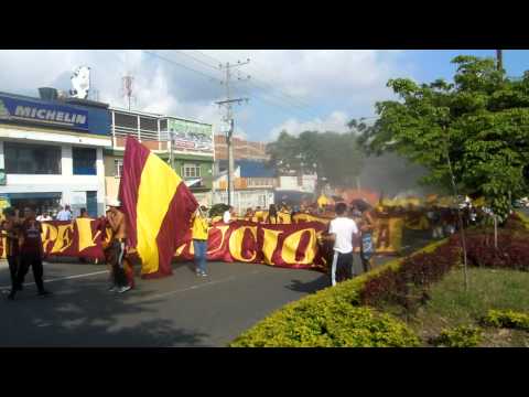 "Hinchas - Deportes Tolima" Barra: Revolución Vinotinto Sur &bull; Club: Tolima