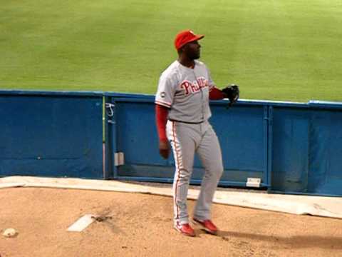 Jose Ariel Contreras warming up