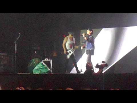 Scorpions en Paraguay 2016 - Klaus Meine dice "Aguije" (gracias en guaraní)