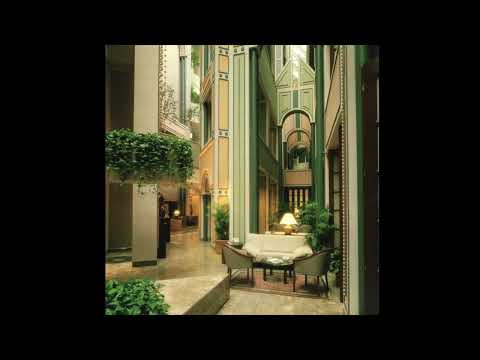Chvrliebrowwn - Walking Thru The Mall