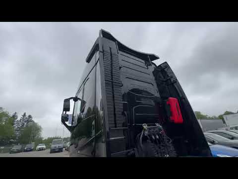 2018 Truck 4x2 Volvo FH Chassis KB XL 500