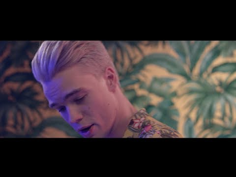 Mikolas Josef - Me Gusta (Official Music Video)