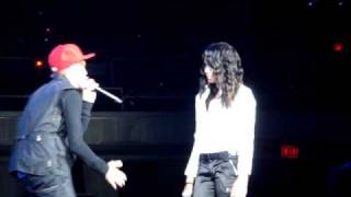 &quot;Overboard&quot; performed live by Justin Bieber and surprise guest Jasmine Villegas in Honolulu, Hawaii