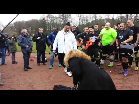 verlorene Wette Hans Sarpei