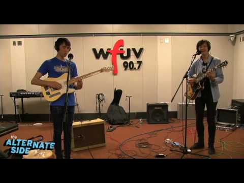 The Morning Benders - "Promises" (Live at WFUV)