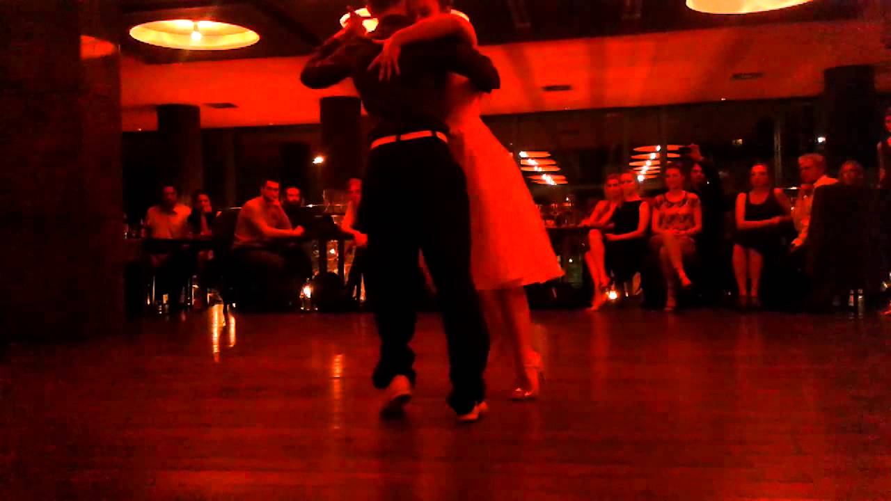 Maja Petrovic & Marko Miljevic - Qué Dios te Ayude - Juan D´Arienzo