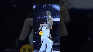 Download lagu Jisoo with male dancers Vs lisa with male dancer ( No hate ) mp3