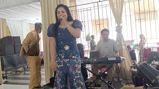Download lagu Sampai kapankah dangdut koplo panggung hajatan terbaru  mp3
