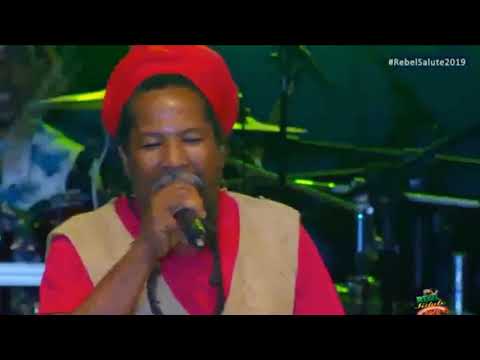 Iziniga ft Acacia   Island Blues Reggae Version Offical Live Video