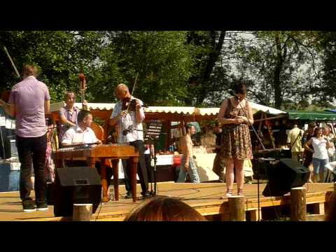 The cimbalom band 4ka - Besame mucho  - Detva 2011