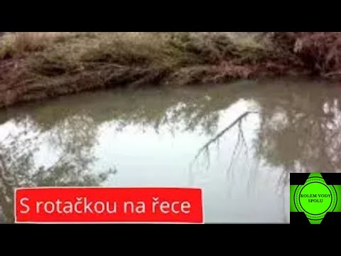 Malá řeka s rotačkou (přívlač)