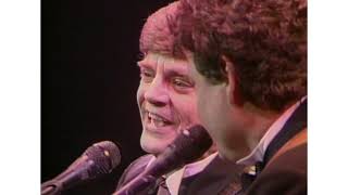 The Everly Brothers ~ Walk Right Back (Live)