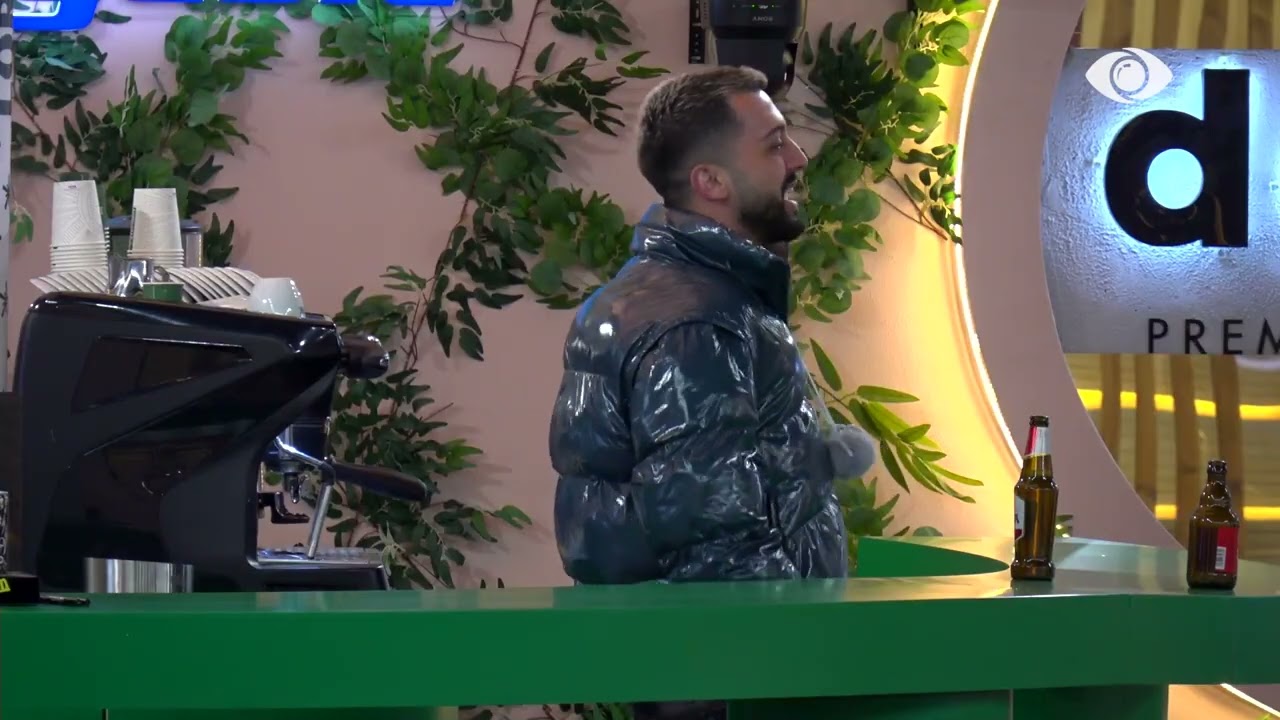 “Hiqe prej të keqes, gëzoja zemrën…”/ Gjesti debaton me Vserlon: Valixhja ta nxorri fytyrën ty