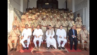 21.03.2022: Governor presents President’s Police Medals for 2020 to 97 Police Officers, Personnel;?>